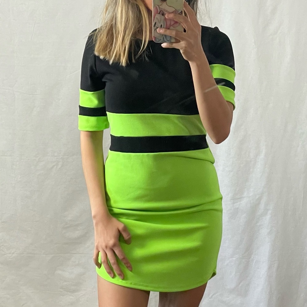 Dress - Picture 5 of 7